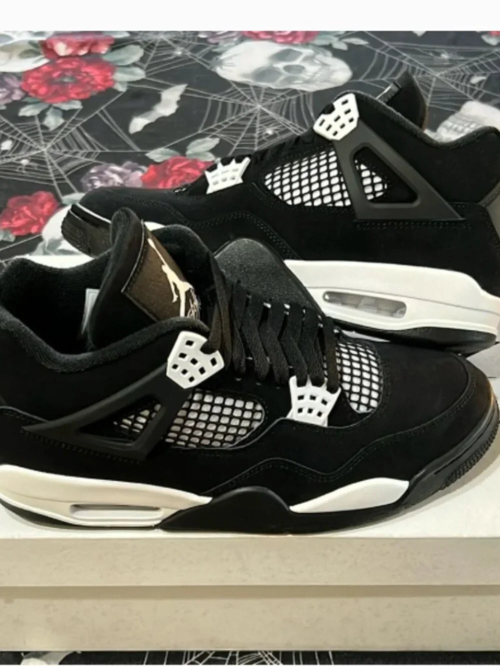 AIR JORDAN 4 IV WHITE THUNDER BLACKWHITE